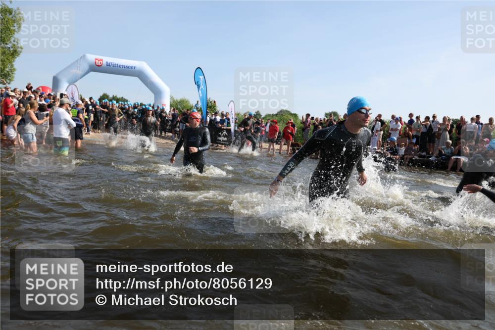 22.06.2025 - Viking Triathlon Michael Strokosch http://msf.ph/oto/8056129 22.06.2025 10:01:53 Schwimmen 3, 17, 33, 80, 91, 125, 158, 170, 271, 304, 310, 355, 496, 551, 555, 618 meine-sportfotos.de