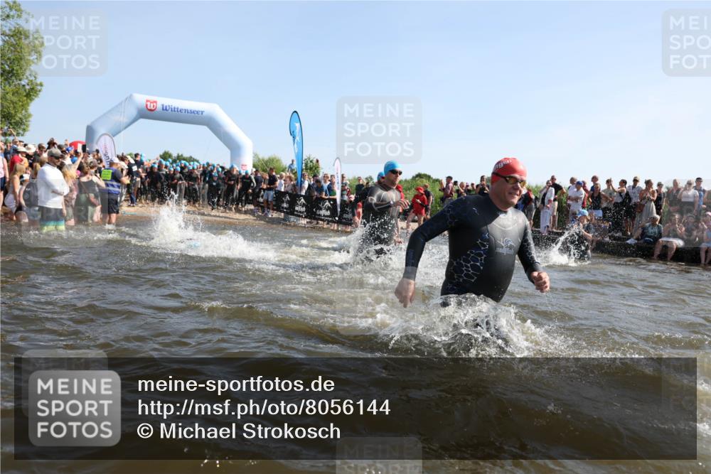 22.06.2025 - Viking Triathlon Michael Strokosch http://msf.ph/oto/8056144 22.06.2025 10:01:56 Schwimmen 3, 17, 80, 91, 125, 158, 271, 278, 299, 304, 355, 435, 449, 551, 618 meine-sportfotos.de
