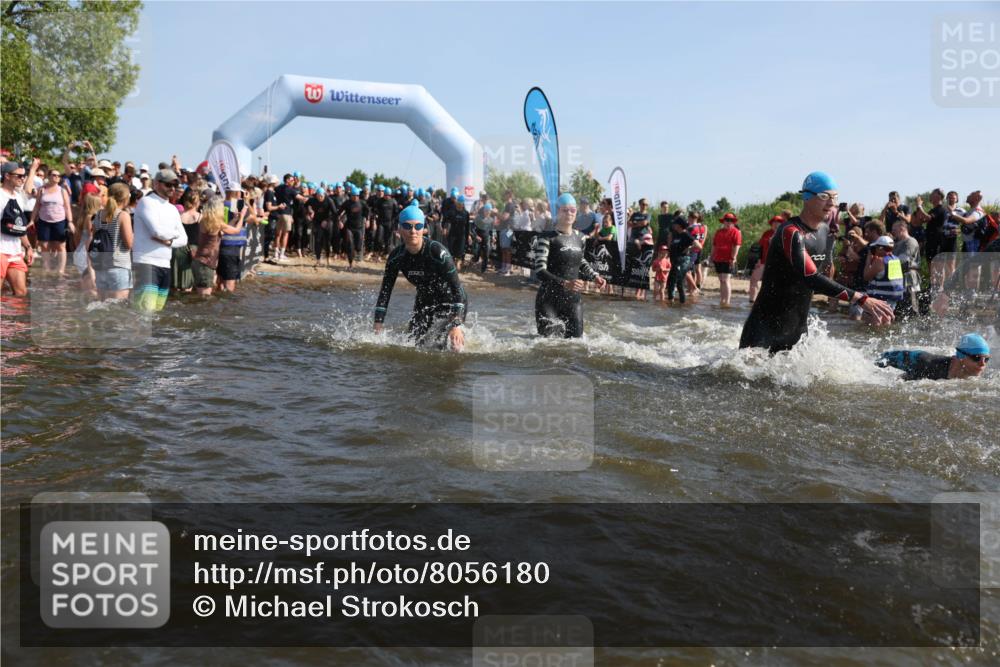 22.06.2025 - Viking Triathlon Michael Strokosch http://msf.ph/oto/8056180 22.06.2025 10:02:11 Schwimmen 21, 107, 127, 137, 139, 149, 207, 247, 309, 365, 382, 387, 415, 492, 522 meine-sportfotos.de