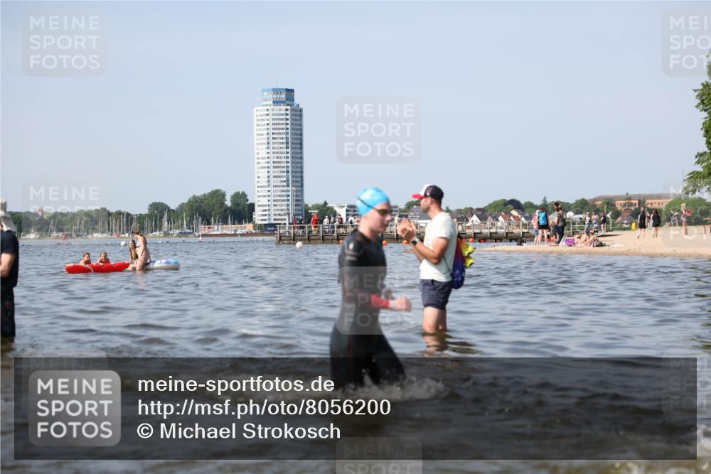 22.06.2025 - Viking Triathlon Michael Strokosch http://msf.ph/oto/8056200 22.06.2025 10:30:09 Schwimmen 132, 175, 203, 264, 374, 381, 491, 626 meine-sportfotos.de