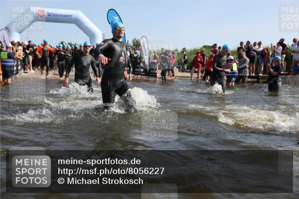22.06.2025 - Viking Triathlon Michael Strokosch http://msf.ph/oto/8056227 22.06.2025 10:02:23 Schwimmen 21, 75, 78, 103, 139, 180, 207, 255, 265, 283, 309, 331, 382, 464, 469 meine-sportfotos.de