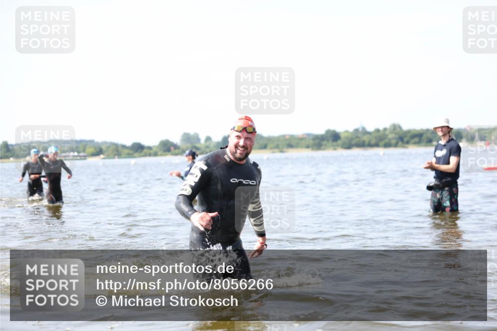 22.06.2025 - Viking Triathlon Michael Strokosch http://msf.ph/oto/8056266 22.06.2025 10:30:22 Schwimmen 132, 381, 393, 491, 551, 626, 643 meine-sportfotos.de