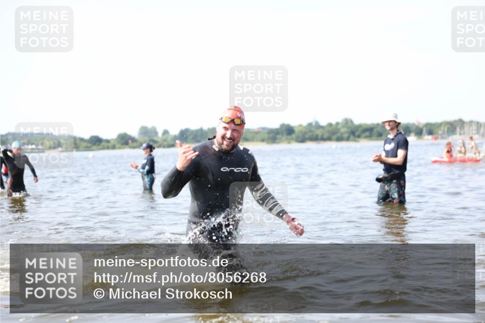 22.06.2025 - Viking Triathlon Michael Strokosch http://msf.ph/oto/8056268 22.06.2025 10:30:22 Schwimmen 132, 381, 393, 491, 551, 626, 643 meine-sportfotos.de