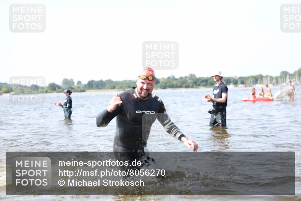 22.06.2025 - Viking Triathlon Michael Strokosch http://msf.ph/oto/8056270 22.06.2025 10:30:22 Schwimmen 132, 381, 393, 491, 551, 626, 643 meine-sportfotos.de