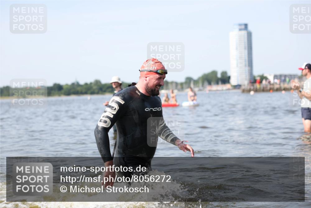22.06.2025 - Viking Triathlon Michael Strokosch http://msf.ph/oto/8056272 22.06.2025 10:30:23 Schwimmen 132, 381, 393, 491, 551, 626, 643 meine-sportfotos.de