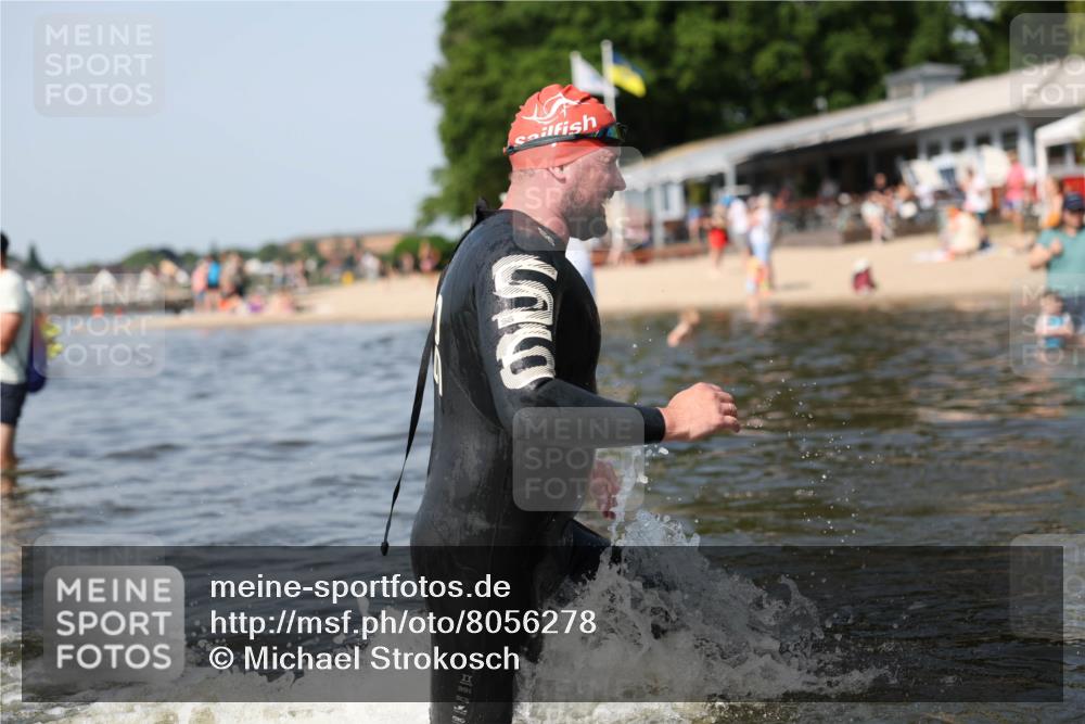 22.06.2025 - Viking Triathlon Michael Strokosch http://msf.ph/oto/8056278 22.06.2025 10:30:24 Schwimmen 132, 381, 393, 491, 551, 626, 643 meine-sportfotos.de