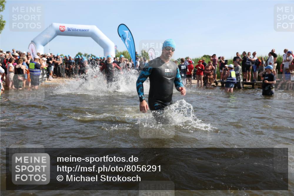 22.06.2025 - Viking Triathlon Michael Strokosch http://msf.ph/oto/8056291 22.06.2025 10:02:40 Schwimmen 98, 114, 161, 193, 264, 297, 323, 366, 427, 429, 430, 486, 513, 546, 552 meine-sportfotos.de