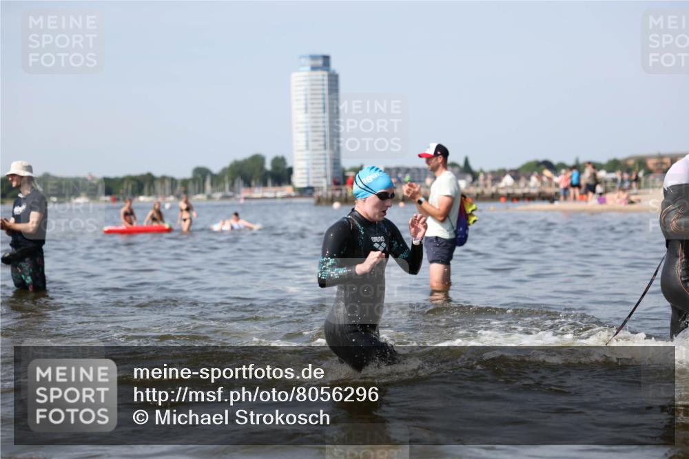 22.06.2025 - Viking Triathlon Michael Strokosch http://msf.ph/oto/8056296 22.06.2025 10:30:32 Schwimmen 13, 188, 393, 551, 643, 651 meine-sportfotos.de