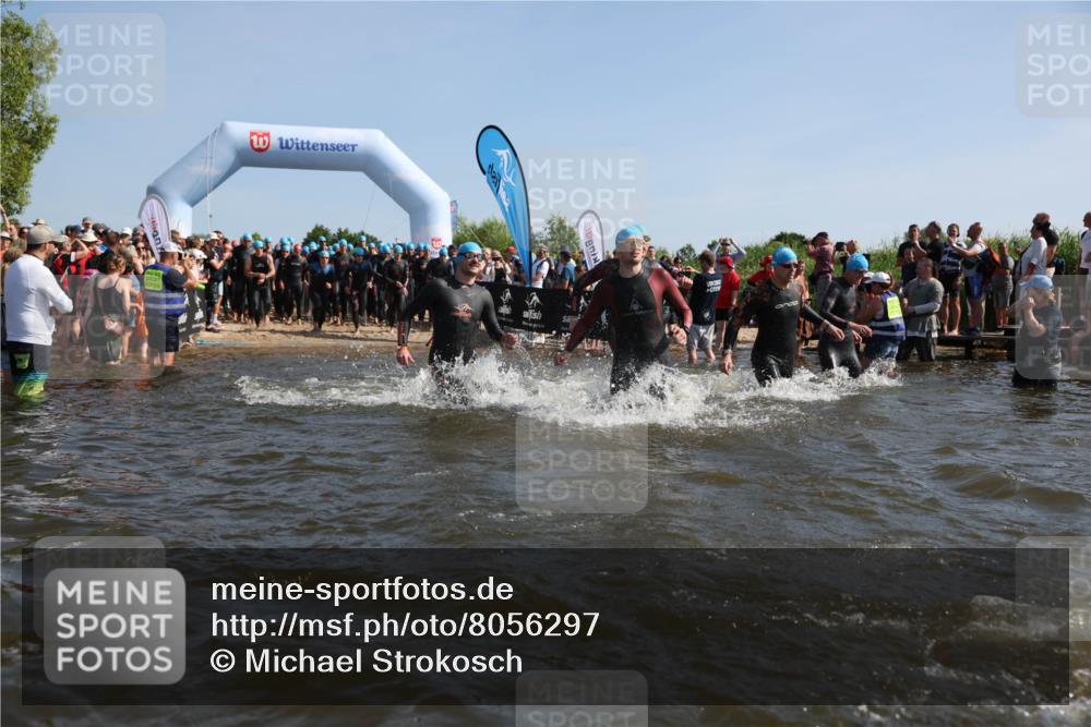 22.06.2025 - Viking Triathlon Michael Strokosch http://msf.ph/oto/8056297 22.06.2025 10:02:41 Schwimmen 98, 114, 161, 193, 264, 297, 323, 366, 427, 429, 430, 486, 513, 546, 552 meine-sportfotos.de