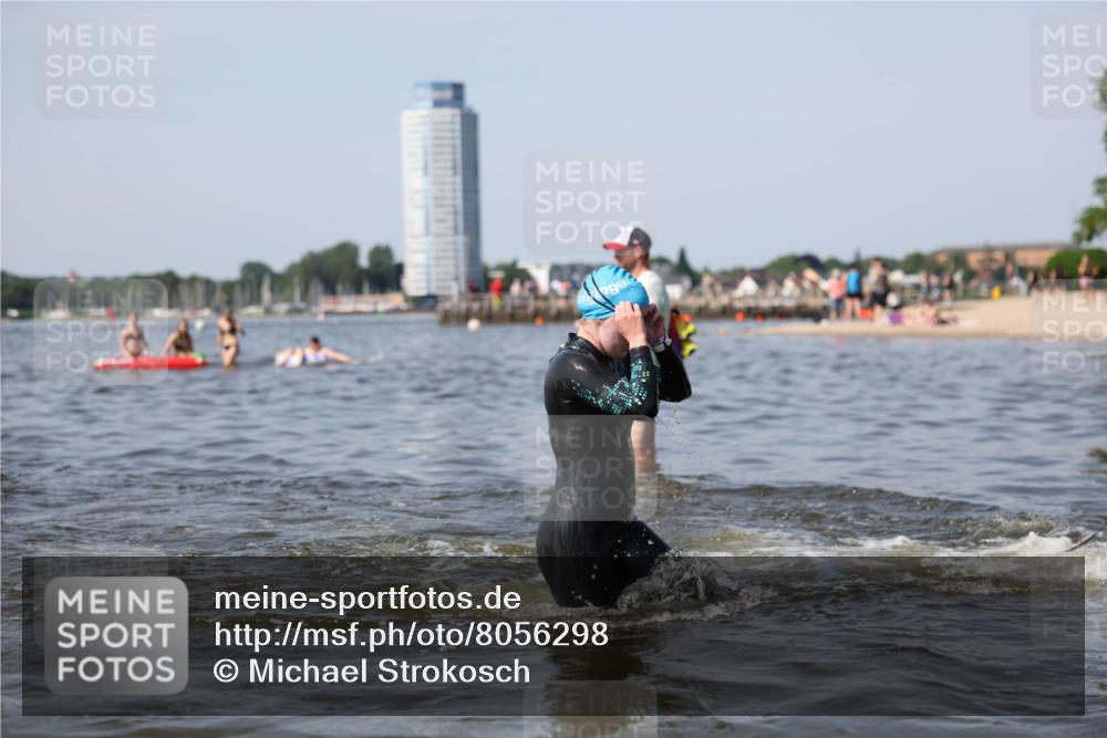 22.06.2025 - Viking Triathlon Michael Strokosch http://msf.ph/oto/8056298 22.06.2025 10:30:32 Schwimmen 13, 188, 393, 551, 643, 651 meine-sportfotos.de