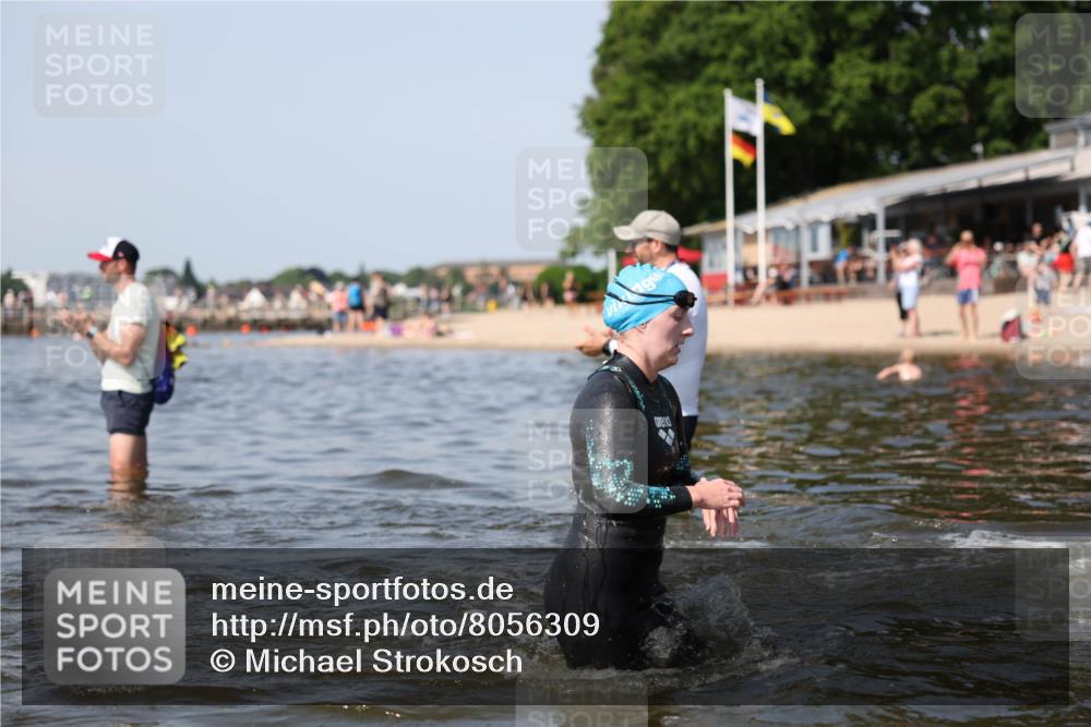 22.06.2025 - Viking Triathlon Michael Strokosch http://msf.ph/oto/8056309 22.06.2025 10:30:34 Schwimmen 13, 188, 393, 551, 651 meine-sportfotos.de