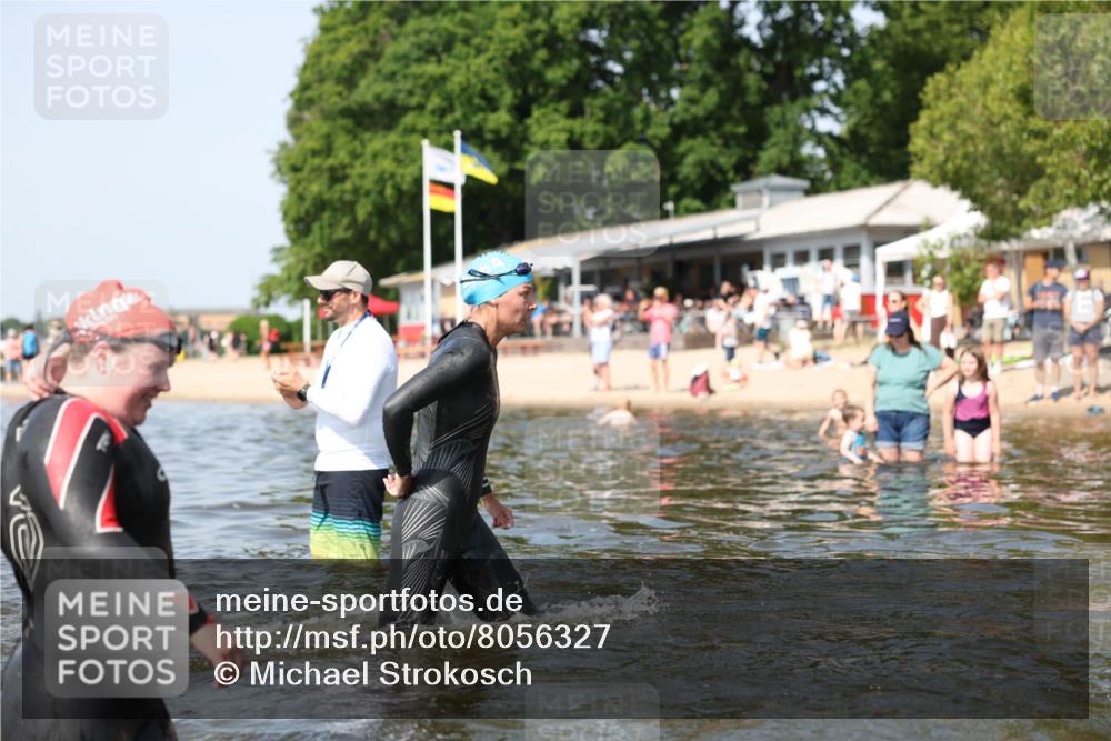 22.06.2025 - Viking Triathlon Michael Strokosch http://msf.ph/oto/8056327 22.06.2025 10:30:38 Schwimmen 13, 188, 393, 551, 630, 651 meine-sportfotos.de