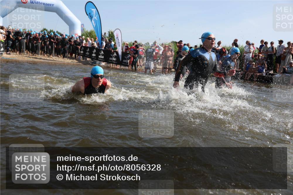 22.06.2025 - Viking Triathlon Michael Strokosch http://msf.ph/oto/8056328 22.06.2025 10:02:47 Schwimmen 40, 98, 161, 164, 264, 323, 340, 366, 427, 429, 430, 486, 548, 552, 608 meine-sportfotos.de