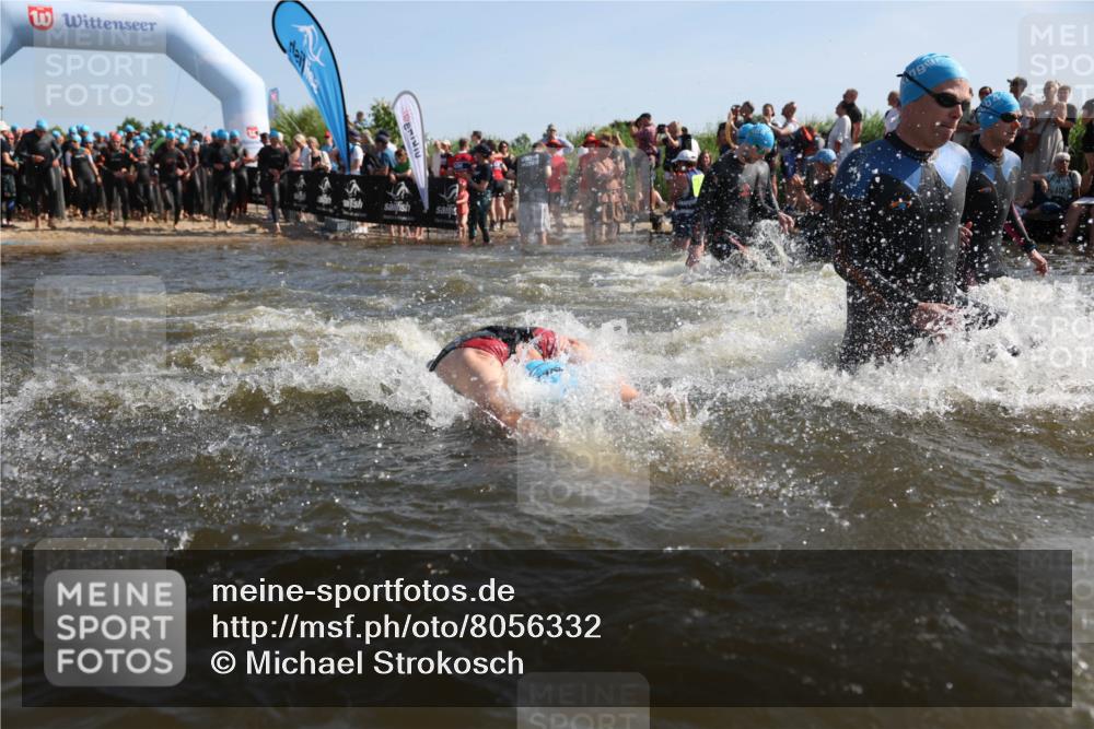 22.06.2025 - Viking Triathlon Michael Strokosch http://msf.ph/oto/8056332 22.06.2025 10:02:47 Schwimmen 40, 98, 161, 164, 264, 323, 340, 366, 427, 429, 430, 486, 548, 552, 608 meine-sportfotos.de