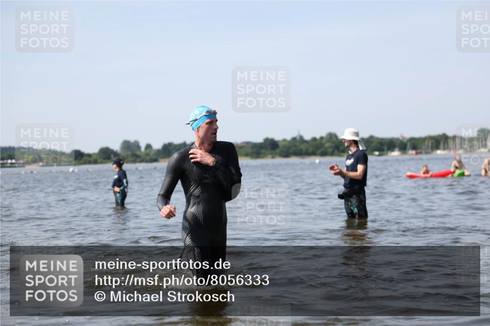 22.06.2025 - Viking Triathlon Michael Strokosch http://msf.ph/oto/8056333 22.06.2025 10:30:41 Schwimmen 13, 188, 444, 551, 630, 651 meine-sportfotos.de