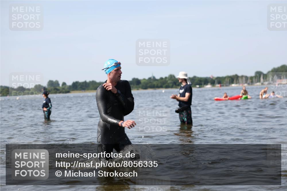 22.06.2025 - Viking Triathlon Michael Strokosch http://msf.ph/oto/8056335 22.06.2025 10:30:41 Schwimmen 13, 188, 444, 551, 630, 651 meine-sportfotos.de