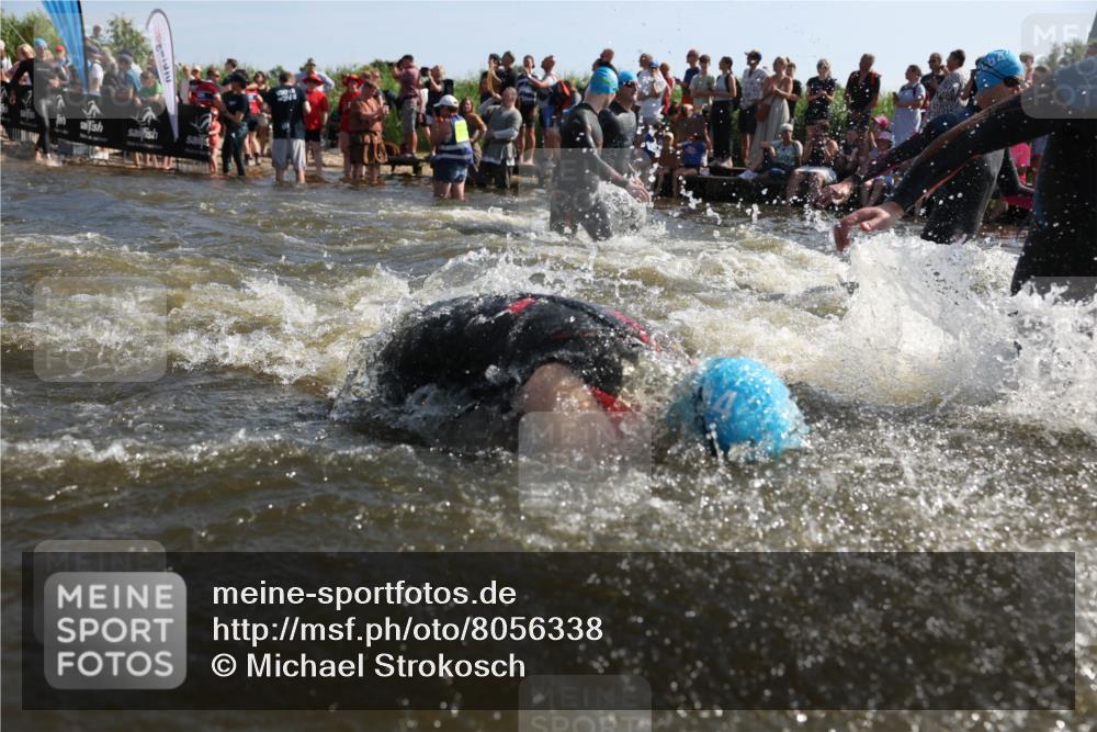 22.06.2025 - Viking Triathlon Michael Strokosch http://msf.ph/oto/8056338 22.06.2025 10:02:48 Schwimmen 40, 98, 161, 164, 264, 323, 340, 366, 427, 429, 430, 486, 548, 552, 608 meine-sportfotos.de