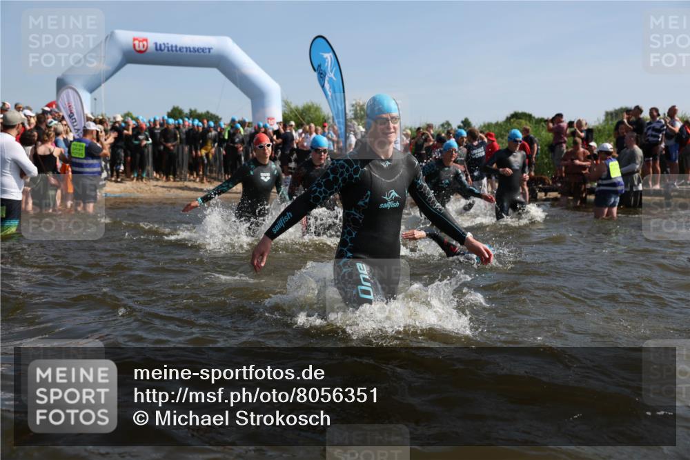 22.06.2025 - Viking Triathlon Michael Strokosch http://msf.ph/oto/8056351 22.06.2025 10:03:00 Schwimmen 5, 43, 47, 101, 154, 177, 204, 233, 349, 398, 475, 478, 554, 602, 632 meine-sportfotos.de