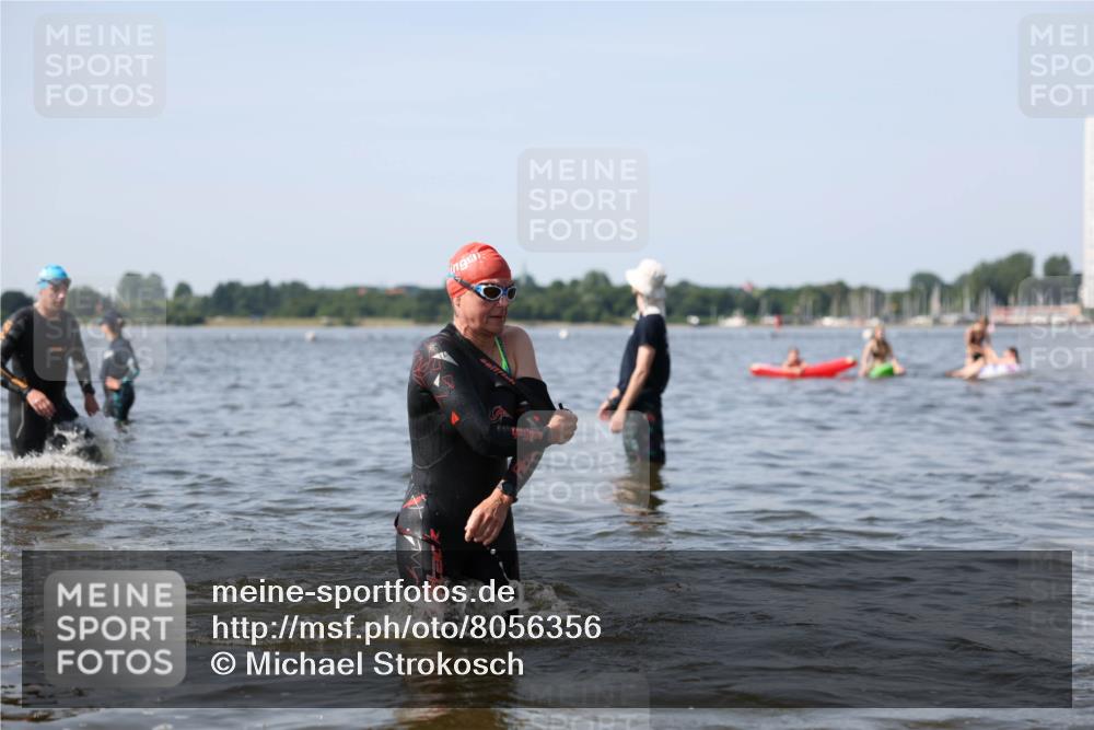 22.06.2025 - Viking Triathlon Michael Strokosch http://msf.ph/oto/8056356 22.06.2025 10:30:46 Schwimmen 13, 45, 162, 188, 444, 630, 651 meine-sportfotos.de
