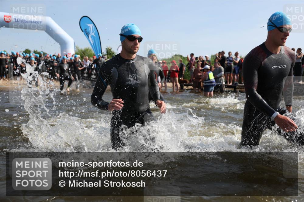 22.06.2025 - Viking Triathlon Michael Strokosch http://msf.ph/oto/8056437 22.06.2025 10:03:23 Schwimmen 20, 25, 34, 88, 89, 134, 163, 229, 251, 324, 332, 348, 540, 636, 660 meine-sportfotos.de