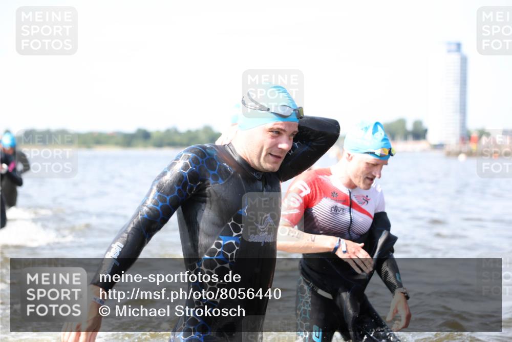 22.06.2025 - Viking Triathlon Michael Strokosch http://msf.ph/oto/8056440 22.06.2025 10:31:04 Schwimmen 45, 216, 237, 330, 347, 352, 510, 549 meine-sportfotos.de