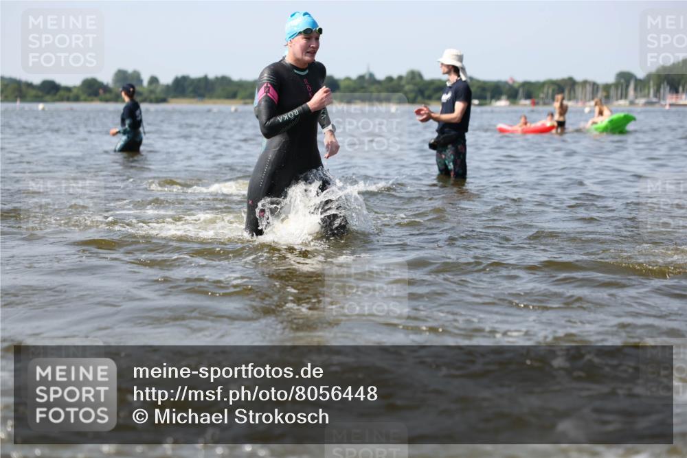 22.06.2025 - Viking Triathlon Michael Strokosch http://msf.ph/oto/8056448 22.06.2025 10:31:06 Schwimmen 45, 216, 237, 330, 347, 352, 510, 549 meine-sportfotos.de