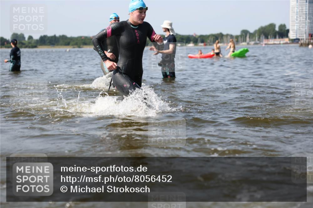 22.06.2025 - Viking Triathlon Michael Strokosch http://msf.ph/oto/8056452 22.06.2025 10:31:06 Schwimmen 45, 216, 237, 330, 347, 352, 510, 549 meine-sportfotos.de
