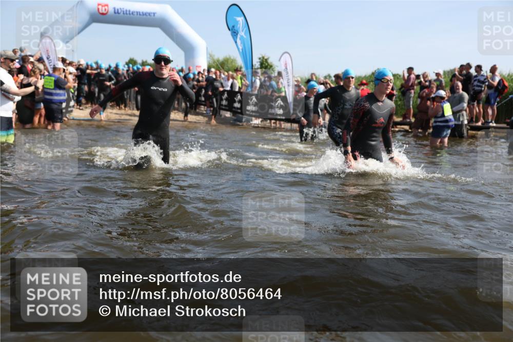 22.06.2025 - Viking Triathlon Michael Strokosch http://msf.ph/oto/8056464 22.06.2025 10:03:32 Schwimmen 25, 42, 58, 88, 179, 182, 221, 251, 324, 332, 434, 454, 556, 645, 659 meine-sportfotos.de