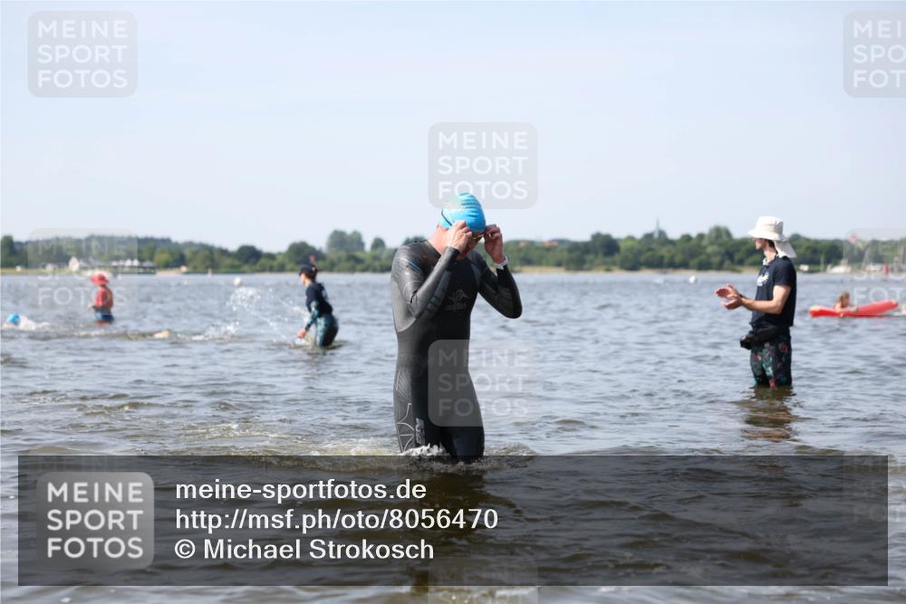 22.06.2025 - Viking Triathlon Michael Strokosch http://msf.ph/oto/8056470 22.06.2025 10:31:11 Schwimmen 216, 236, 237, 330, 347, 352, 549 meine-sportfotos.de