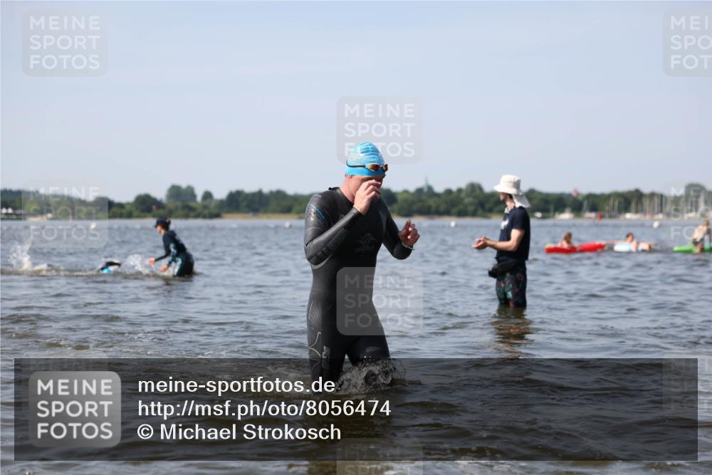 22.06.2025 - Viking Triathlon Michael Strokosch http://msf.ph/oto/8056474 22.06.2025 10:31:12 Schwimmen 216, 236, 237, 330, 347, 352, 549 meine-sportfotos.de