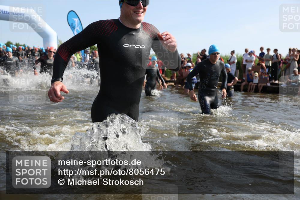 22.06.2025 - Viking Triathlon Michael Strokosch http://msf.ph/oto/8056475 22.06.2025 10:03:34 Schwimmen 42, 58, 62, 79, 148, 179, 182, 221, 324, 434, 454, 556, 619, 635, 645, 659 meine-sportfotos.de