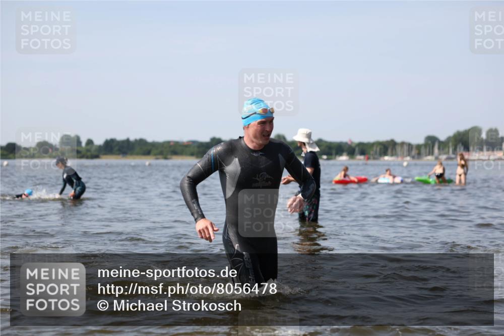22.06.2025 - Viking Triathlon Michael Strokosch http://msf.ph/oto/8056478 22.06.2025 10:31:12 Schwimmen 216, 236, 237, 330, 347, 352, 549 meine-sportfotos.de