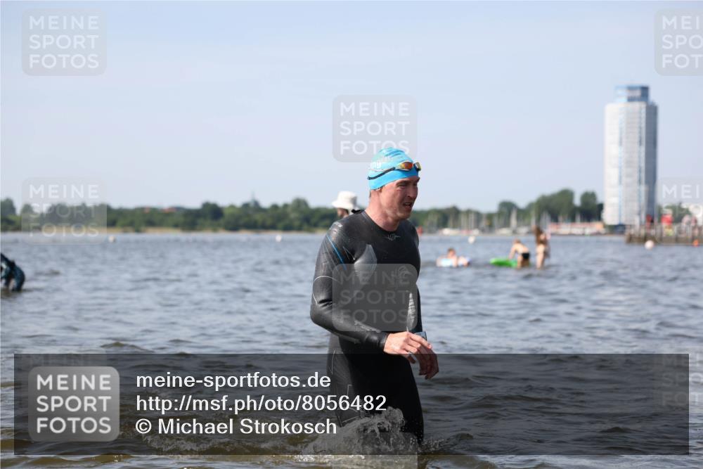 22.06.2025 - Viking Triathlon Michael Strokosch http://msf.ph/oto/8056482 22.06.2025 10:31:13 Schwimmen 216, 236, 237, 311, 330, 352, 549 meine-sportfotos.de