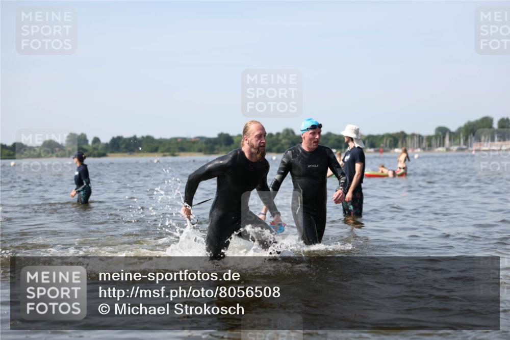 22.06.2025 - Viking Triathlon Michael Strokosch http://msf.ph/oto/8056508 22.06.2025 10:31:25 Schwimmen 3, 8, 236, 311, 469, 613, 648 meine-sportfotos.de