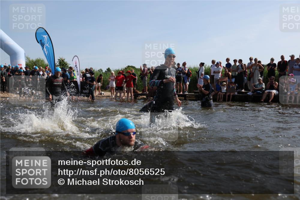 22.06.2025 - Viking Triathlon Michael Strokosch http://msf.ph/oto/8056525 22.06.2025 10:03:52 Schwimmen 26, 54, 77, 108, 157, 215, 242, 296, 336, 383, 396, 451, 456, 495, 648 meine-sportfotos.de