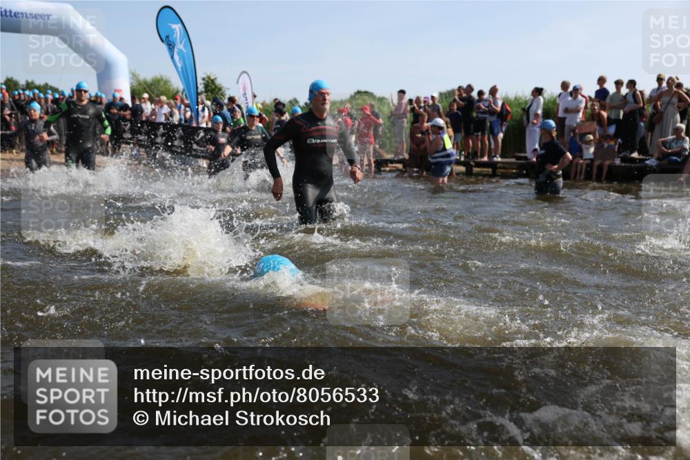 22.06.2025 - Viking Triathlon Michael Strokosch http://msf.ph/oto/8056533 22.06.2025 10:03:55 Schwimmen 26, 54, 77, 215, 220, 242, 315, 336, 383, 396, 433, 451, 495, 639, 657 meine-sportfotos.de
