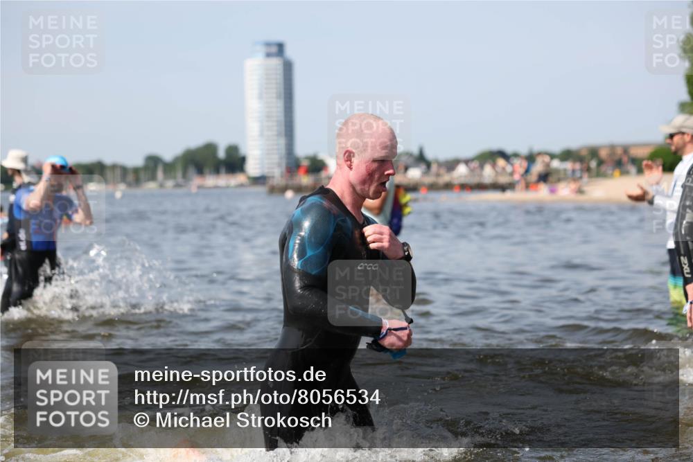 22.06.2025 - Viking Triathlon Michael Strokosch http://msf.ph/oto/8056534 22.06.2025 10:31:29 Schwimmen 3, 8, 137, 236, 311, 340, 469, 613, 648 meine-sportfotos.de