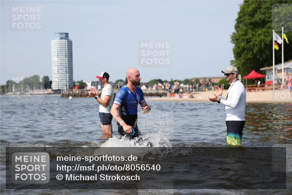 22.06.2025 - Viking Triathlon Michael Strokosch http://msf.ph/oto/8056540 22.06.2025 10:31:31 Schwimmen 3, 8, 98, 137, 158, 236, 311, 340, 469, 613, 648 meine-sportfotos.de