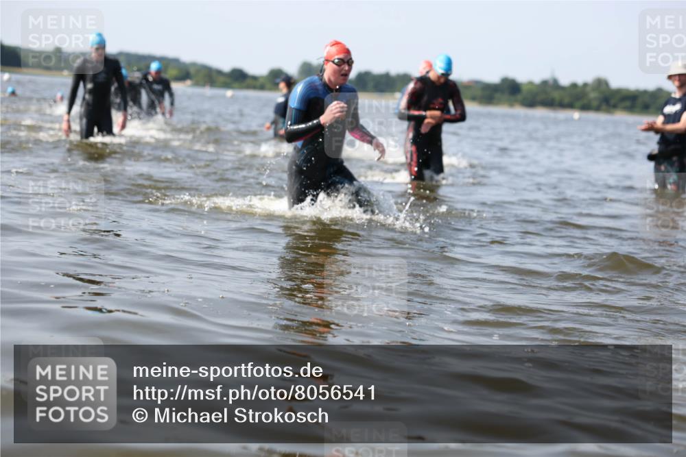 22.06.2025 - Viking Triathlon Michael Strokosch http://msf.ph/oto/8056541 22.06.2025 10:31:33 Schwimmen 3, 8, 98, 137, 158, 189, 311, 340, 350, 469, 613, 648 meine-sportfotos.de