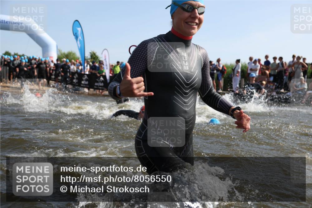 22.06.2025 - Viking Triathlon Michael Strokosch http://msf.ph/oto/8056550 22.06.2025 10:04:02 Schwimmen 54, 215, 220, 240, 242, 313, 315, 336, 370, 383, 433, 448, 614, 639, 657 meine-sportfotos.de