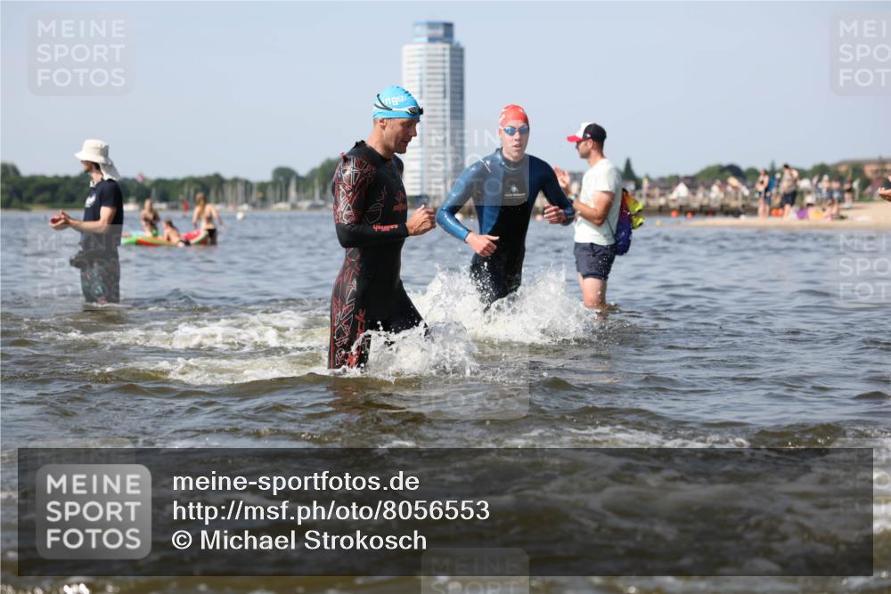 22.06.2025 - Viking Triathlon Michael Strokosch http://msf.ph/oto/8056553 22.06.2025 10:31:37 Schwimmen 3, 8, 98, 99, 137, 158, 189, 224, 340, 350, 469, 555, 613, 648 meine-sportfotos.de