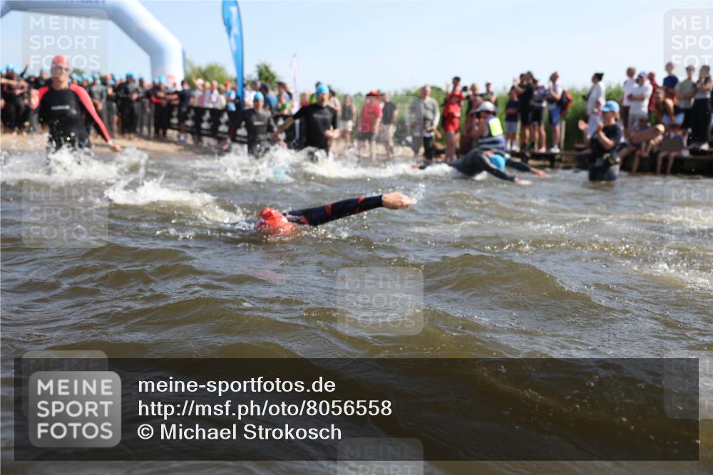 22.06.2025 - Viking Triathlon Michael Strokosch http://msf.ph/oto/8056558 22.06.2025 10:04:05 Schwimmen 156, 220, 240, 313, 315, 351, 370, 433, 448, 474, 529, 614, 639, 657 meine-sportfotos.de