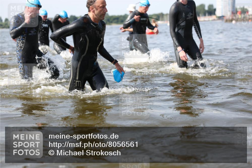 22.06.2025 - Viking Triathlon Michael Strokosch http://msf.ph/oto/8056561 22.06.2025 10:31:41 Schwimmen 98, 99, 124, 125, 137, 158, 189, 224, 340, 350, 507, 555, 613, 648 meine-sportfotos.de