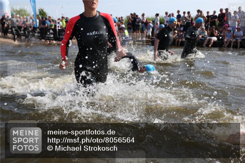 22.06.2025 - Viking Triathlon Michael Strokosch http://msf.ph/oto/8056564 22.06.2025 10:04:08 Schwimmen 156, 199, 220, 240, 313, 315, 351, 370, 433, 448, 474, 529, 614, 639, 657 meine-sportfotos.de