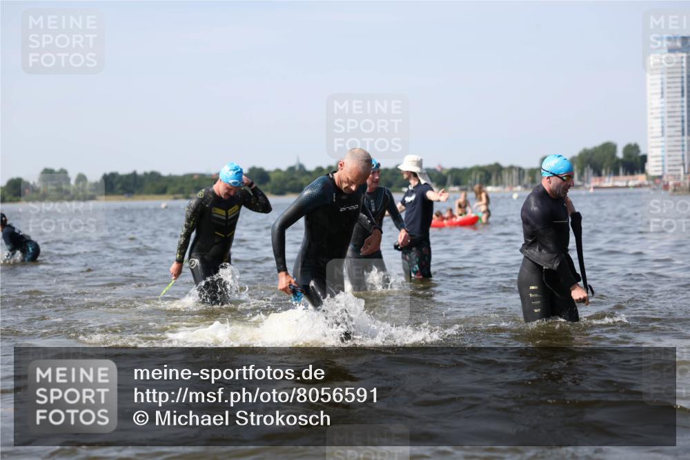 22.06.2025 - Viking Triathlon Michael Strokosch http://msf.ph/oto/8056591 22.06.2025 10:31:47 Schwimmen 87, 98, 99, 124, 125, 137, 158, 189, 224, 340, 350, 435, 507, 555, 658 meine-sportfotos.de