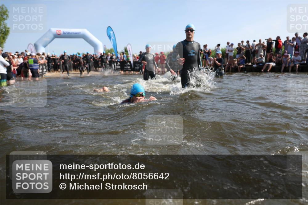 22.06.2025 - Viking Triathlon Michael Strokosch http://msf.ph/oto/8056642 22.06.2025 10:04:53 Schwimmen 29, 70, 72, 86, 248, 254, 281, 295, 312, 316, 362, 394, 411, 509, 515, 527 meine-sportfotos.de