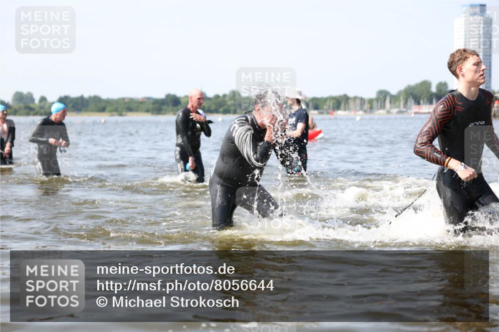 22.06.2025 - Viking Triathlon Michael Strokosch http://msf.ph/oto/8056644 22.06.2025 10:31:57 Schwimmen 63, 87, 99, 124, 125, 193, 224, 226, 271, 435, 449, 464, 488, 507, 555, 658 meine-sportfotos.de