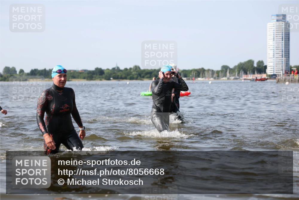 22.06.2025 - Viking Triathlon Michael Strokosch http://msf.ph/oto/8056668 22.06.2025 10:32:01 Schwimmen 63, 87, 193, 207, 226, 271, 435, 449, 464, 488, 507, 658 meine-sportfotos.de