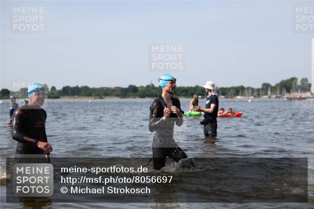 22.06.2025 - Viking Triathlon Michael Strokosch http://msf.ph/oto/8056697 22.06.2025 10:32:07 Schwimmen 63, 193, 207, 214, 226, 271, 449, 464, 488 meine-sportfotos.de