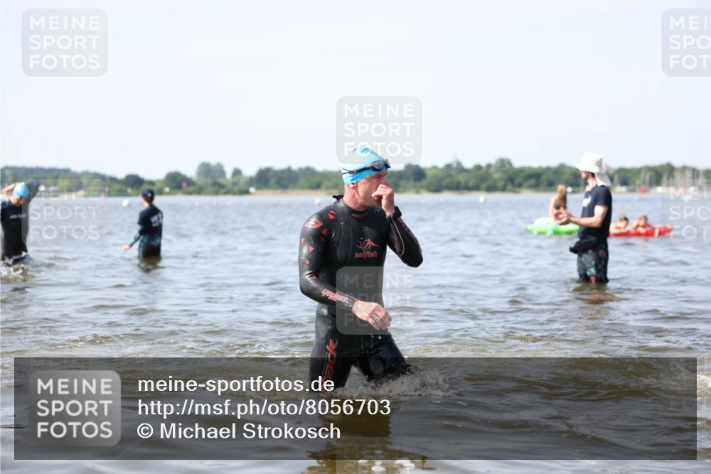 22.06.2025 - Viking Triathlon Michael Strokosch http://msf.ph/oto/8056703 22.06.2025 10:32:08 Schwimmen 63, 193, 207, 214, 226, 271, 449, 464, 488 meine-sportfotos.de